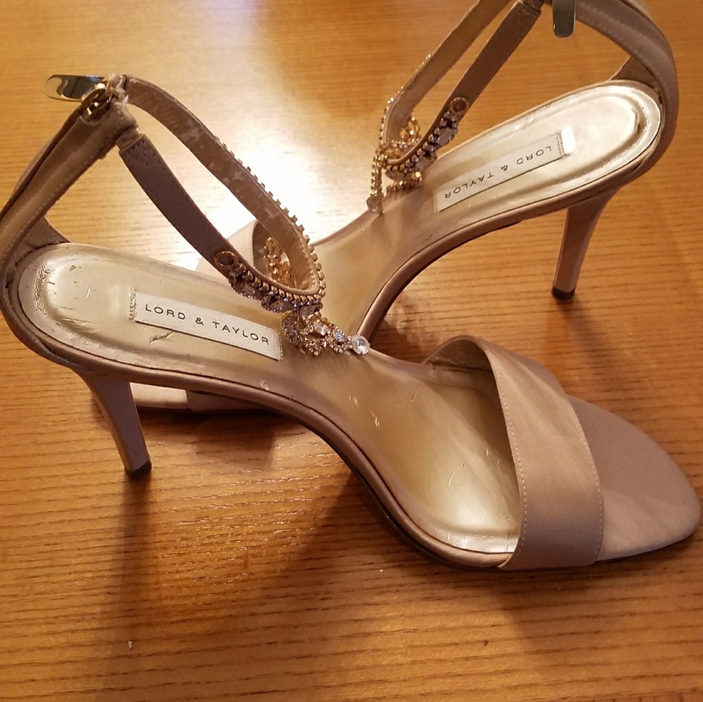 Evening shoe